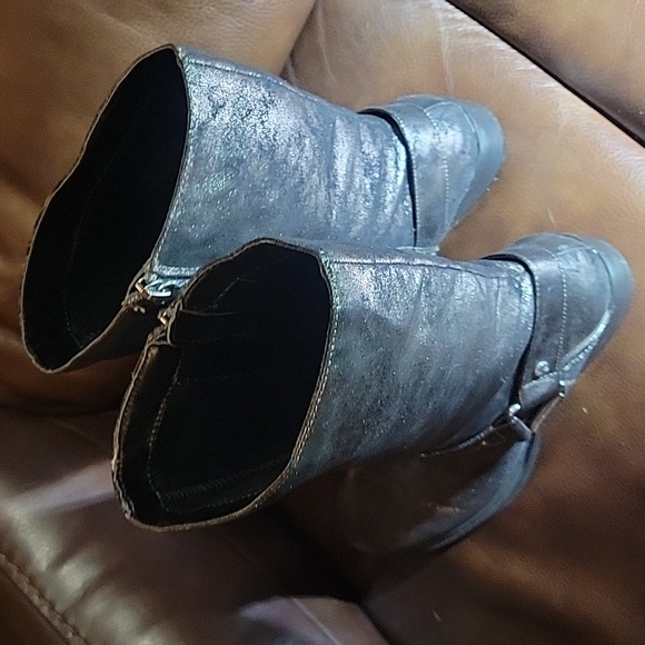 Sz7.5 Simply Vera Wang Metallic Silver & Black Boots - Picture 15 of 16